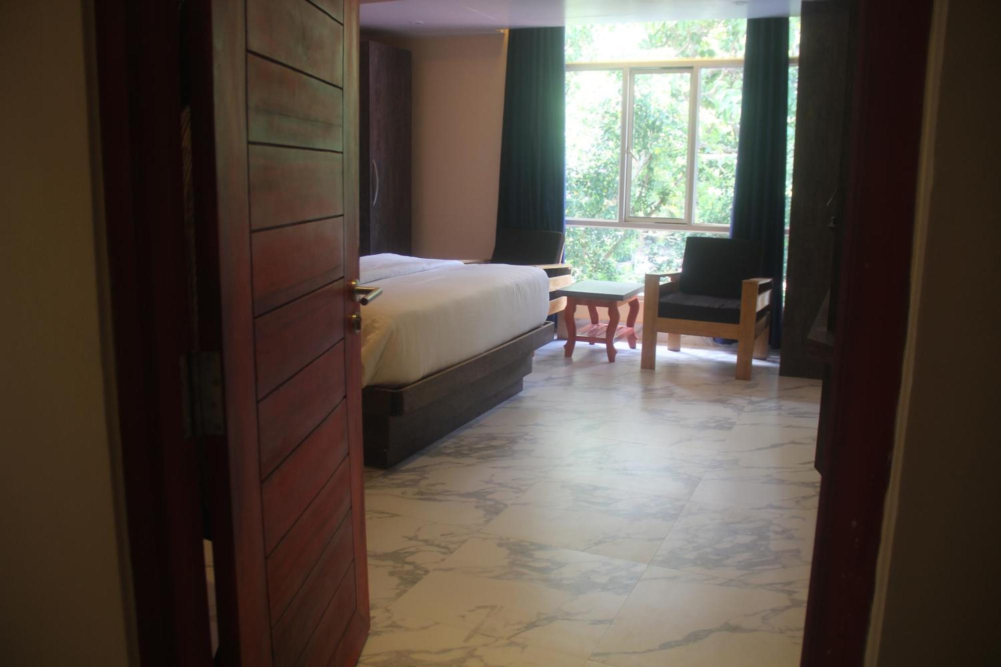 Hotel Serene Palace Port Blair Buitenkant foto